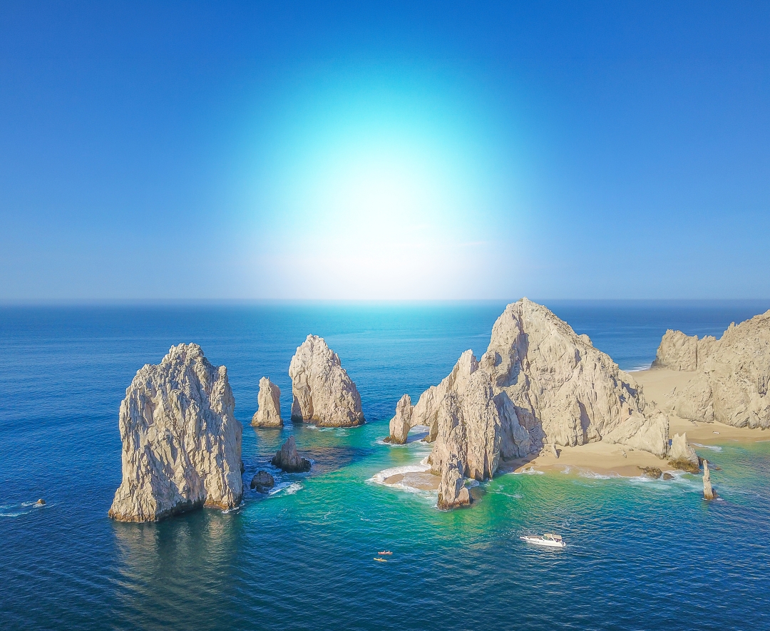 Top Experiences Luxury Travelers Are Booking in Cabo for 2026